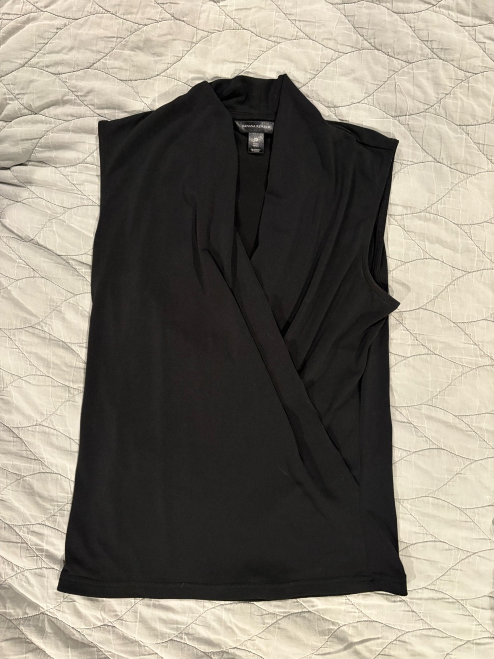 Banana Republic Black Sleeveless Draped V-Neck Top